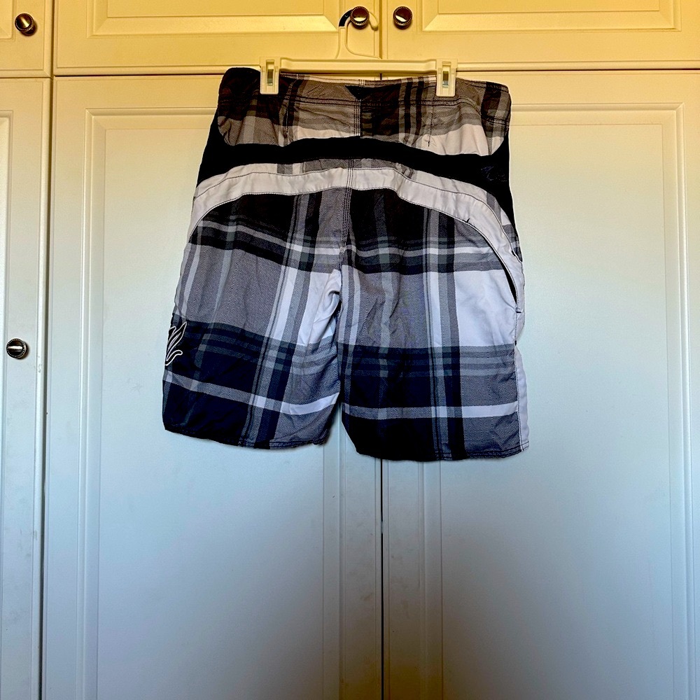 O'Neill Black and Gray Plaid Board Shorts EUC - Picture 2 of 6